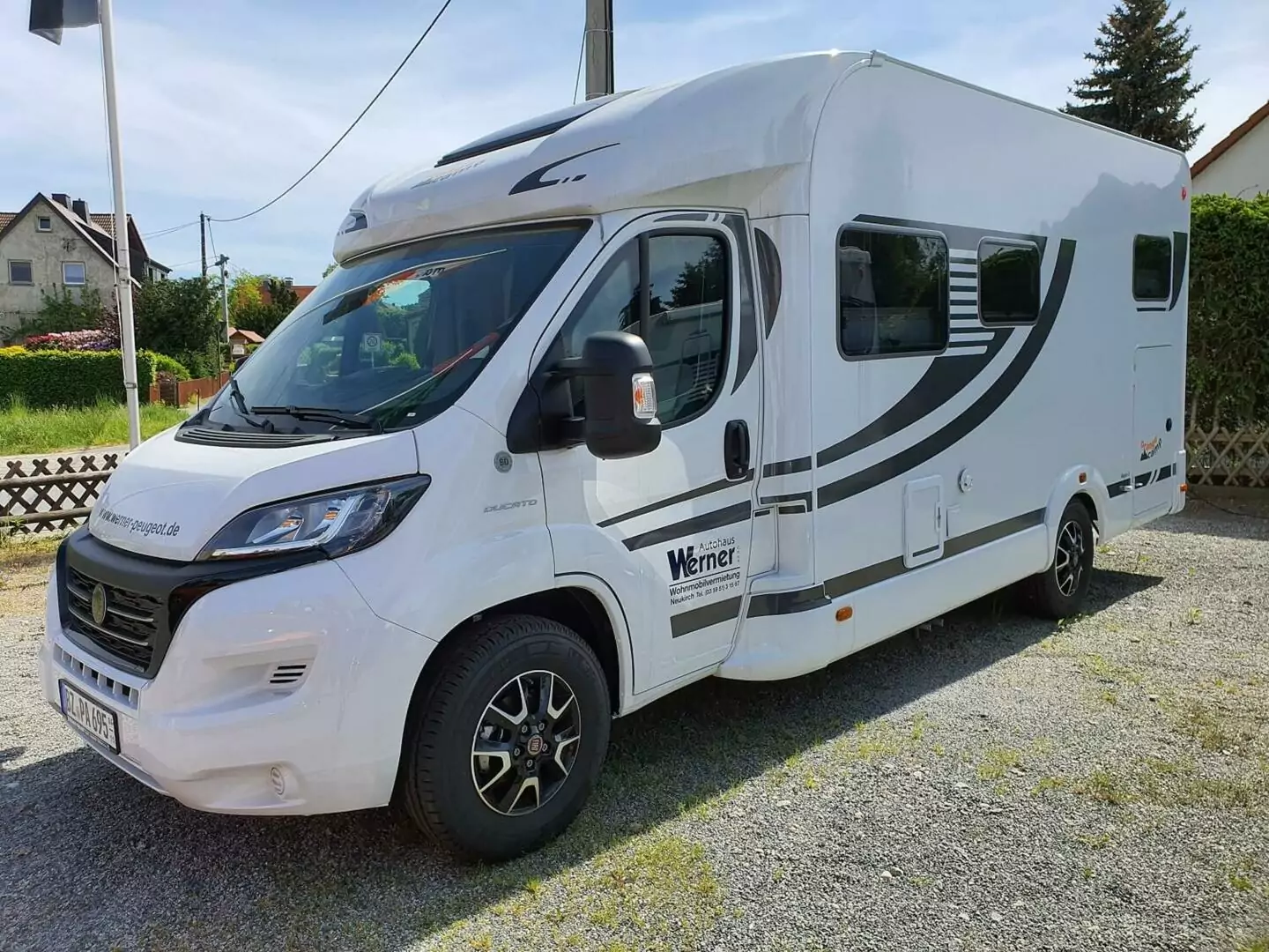 Orange Camp T 690 mit Hubbett